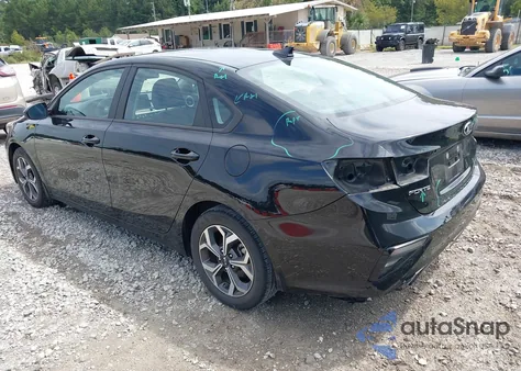 2021 Kia Forte Lxs z USA, uszkodzony, nr VIN 3KPF24AD1ME359044